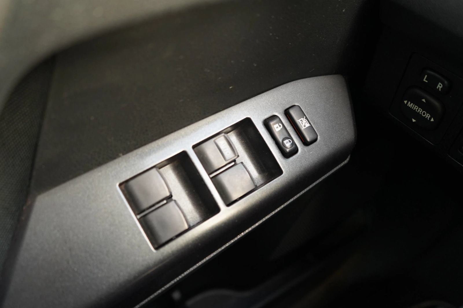 Used 2016 Toyota RAV4 LE FWD image 14