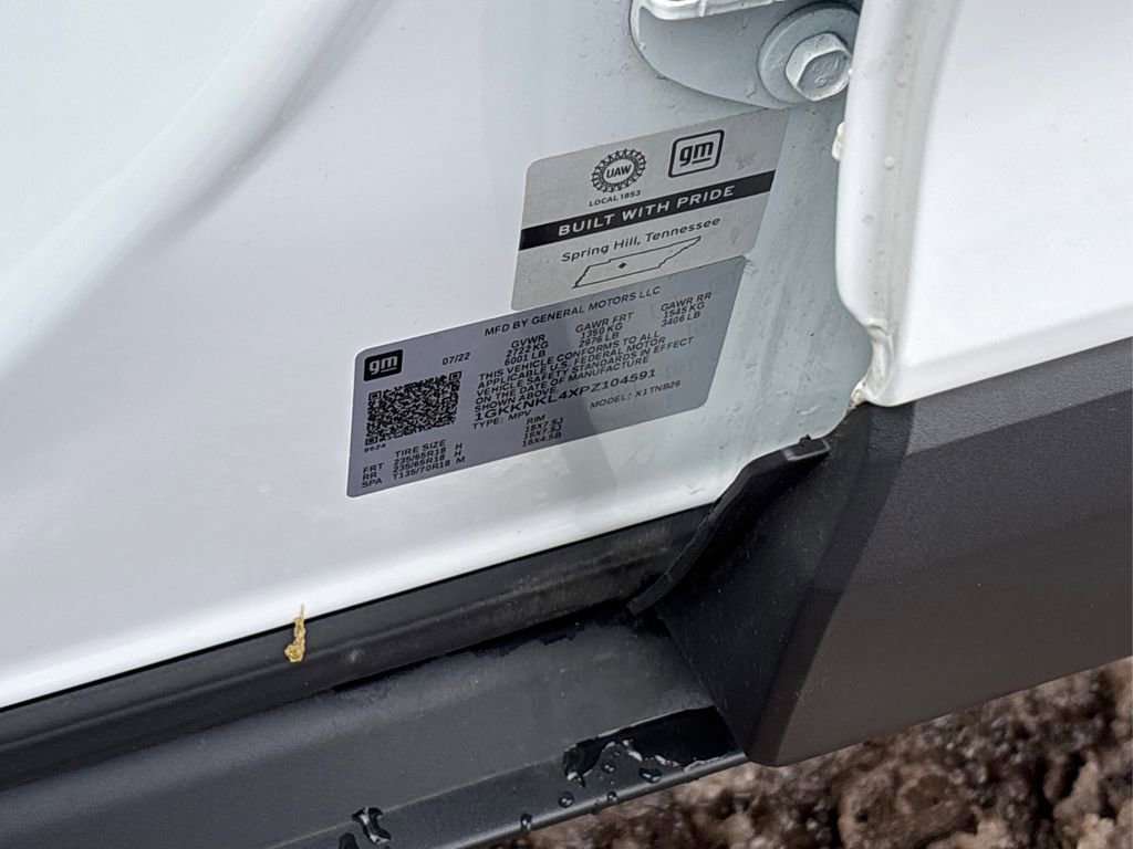 Used 2023 GMC Acadia SLE w/ LPO, Floor Liner Package image 16