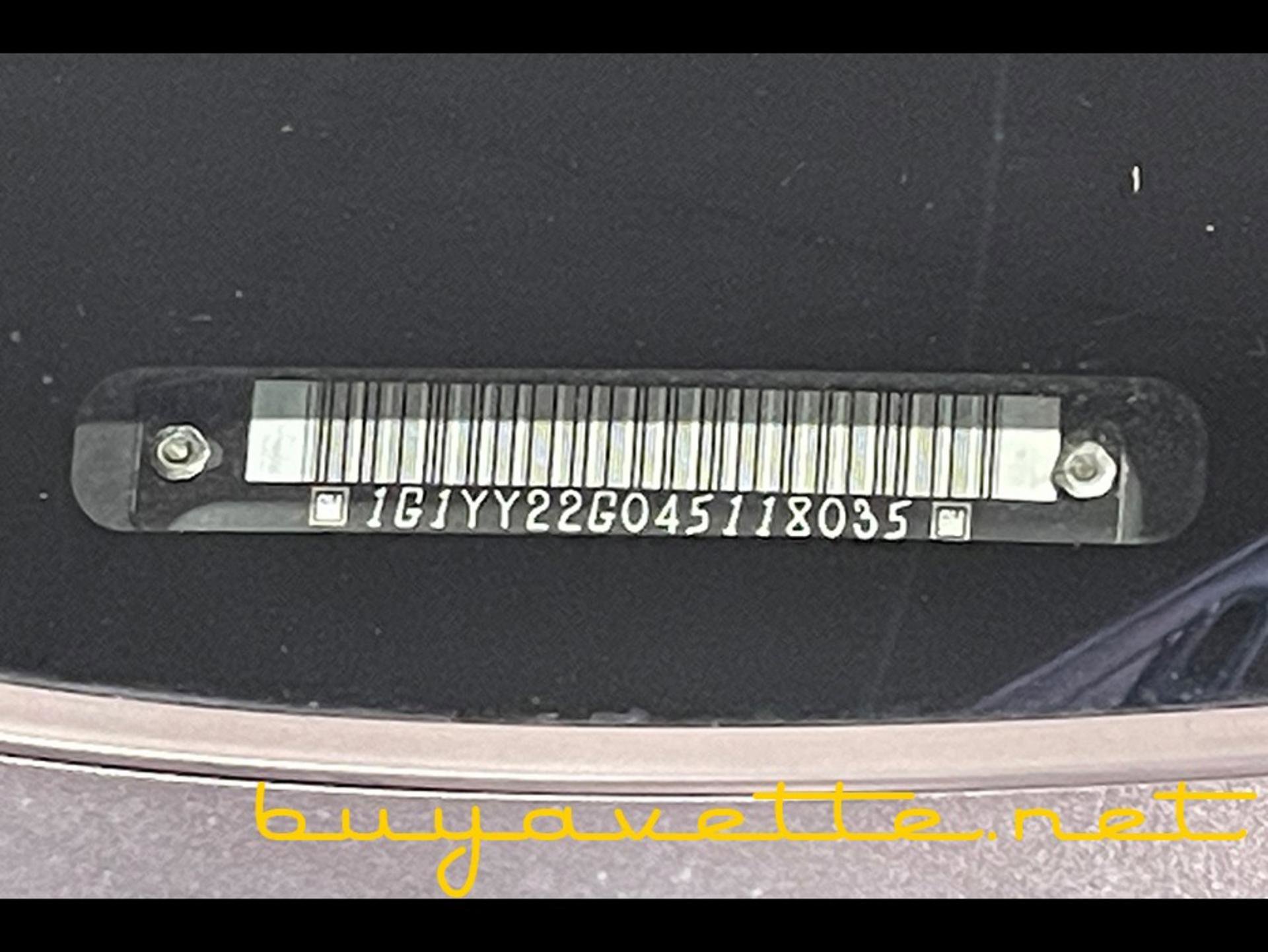 Used 2004 Chevrolet Corvette Coupe w/ Preferred Equipment Group image 28