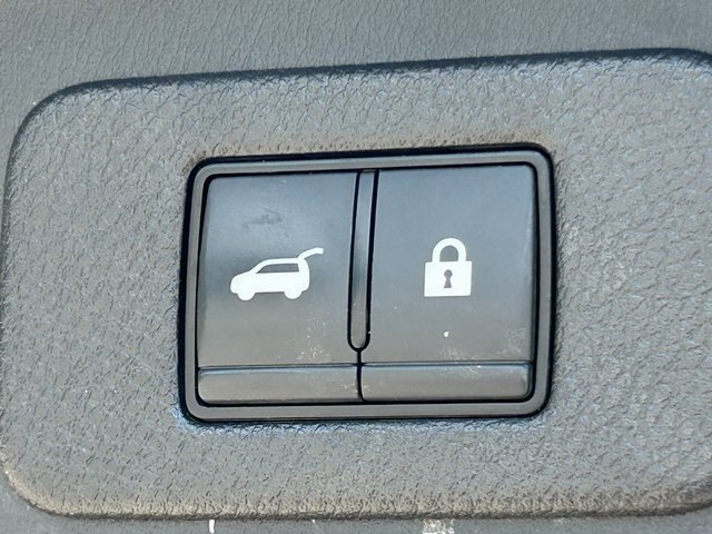 Used 2023 Nissan Armada SL w/ Captain's Chairs Package image 36