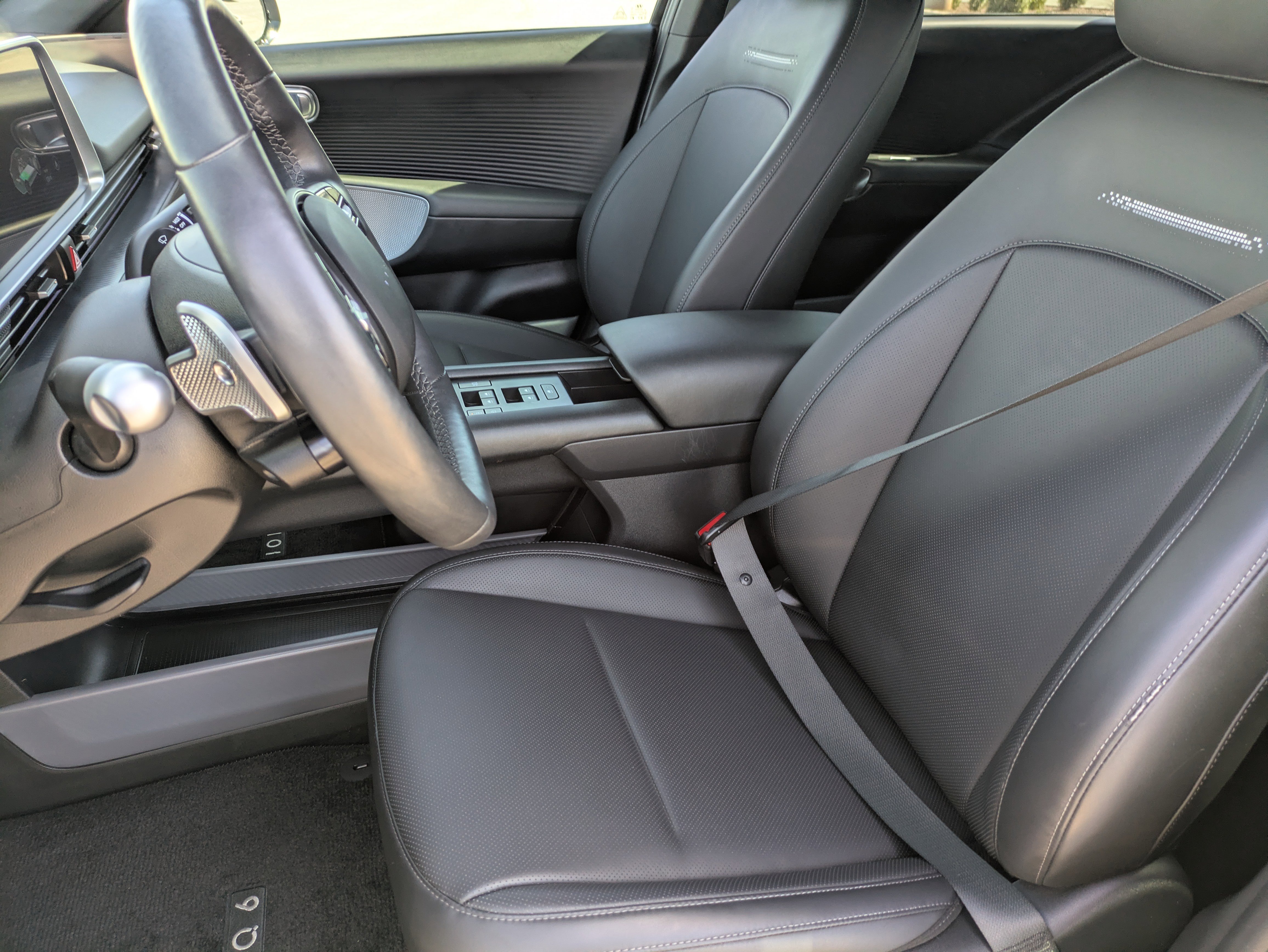 Used 2024 Hyundai Ioniq 6 Limited image 26