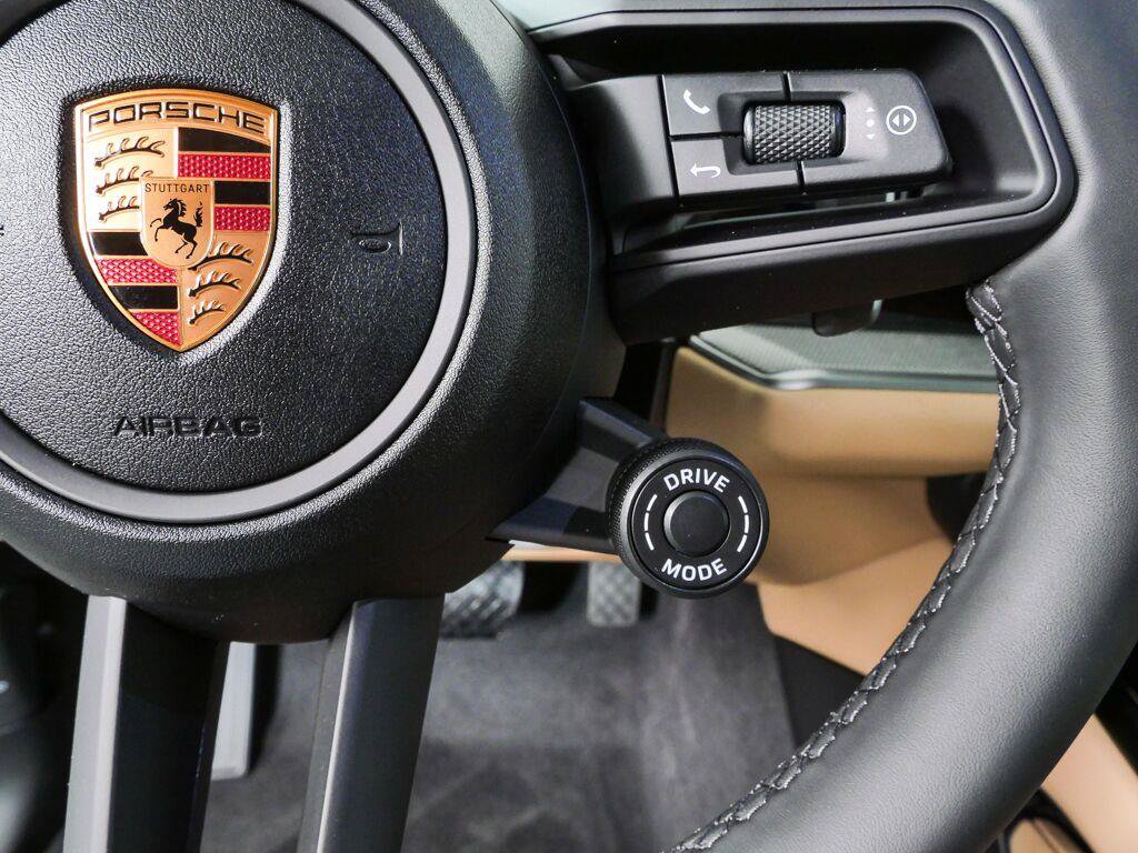 New 2026 Porsche Cayenne Coupe AWD/4WD image 11