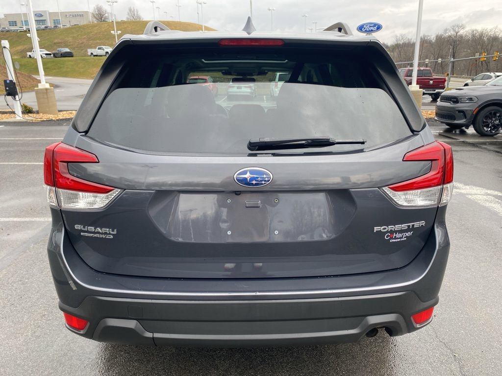 Used 2022 Subaru Forester Premium image 4