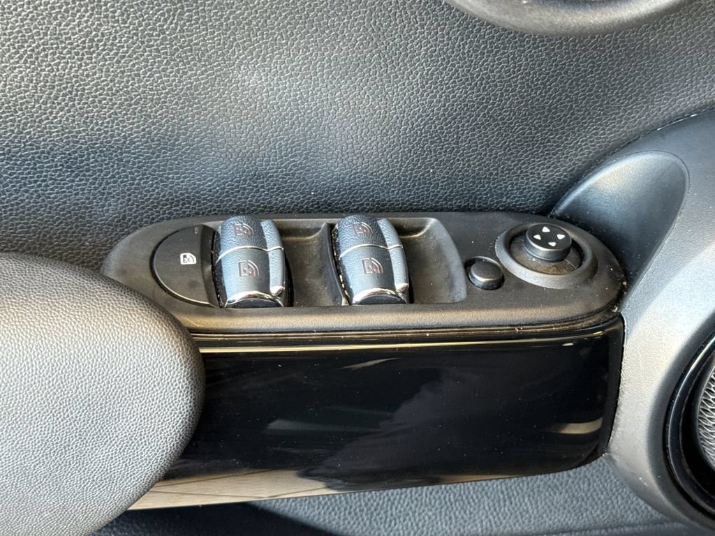 Used 2022 MINI Cooper S FWD image 14
