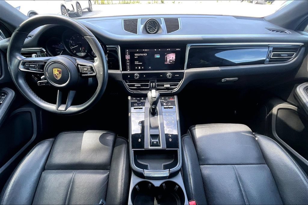 Used 2022 Porsche Macan w/ Premium Package Plus AWD/4WD image 19