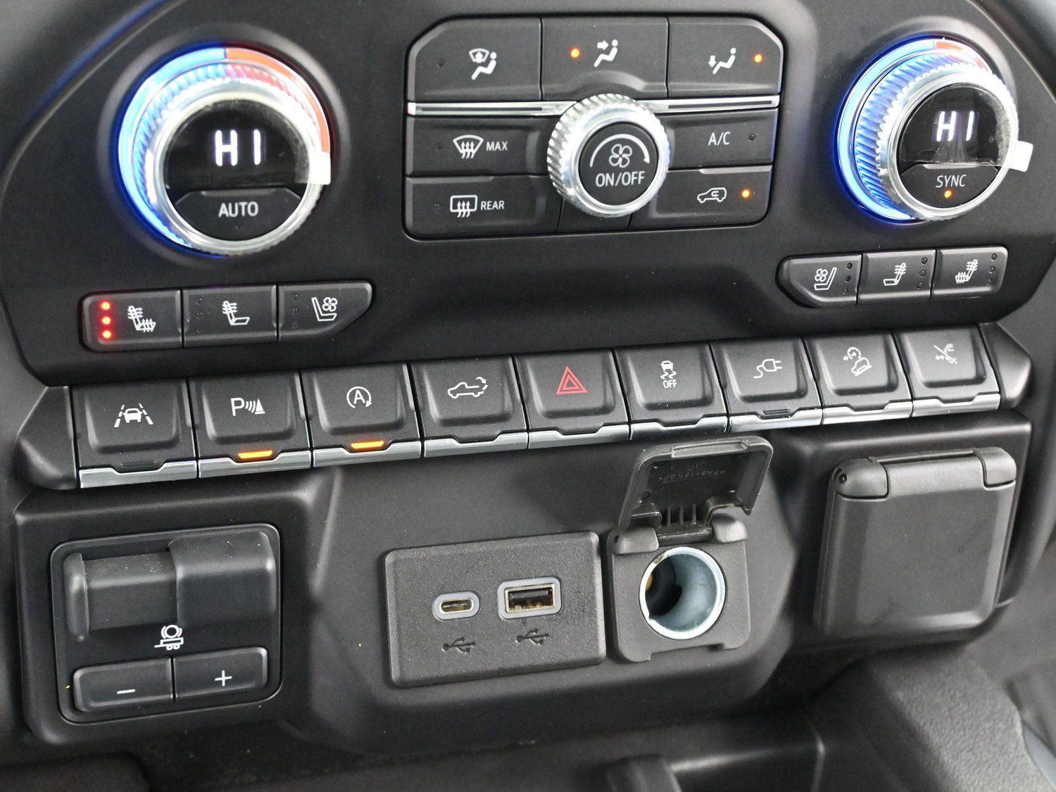 Used 2021 GMC Sierra 1500 Denali w/ Denali Ultimate Package image 24