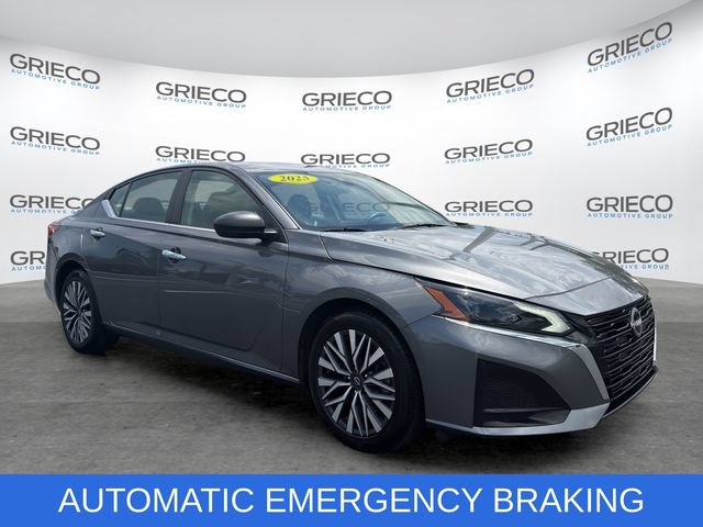 Used 2025 Nissan Altima 2.5 SV FWD image 1