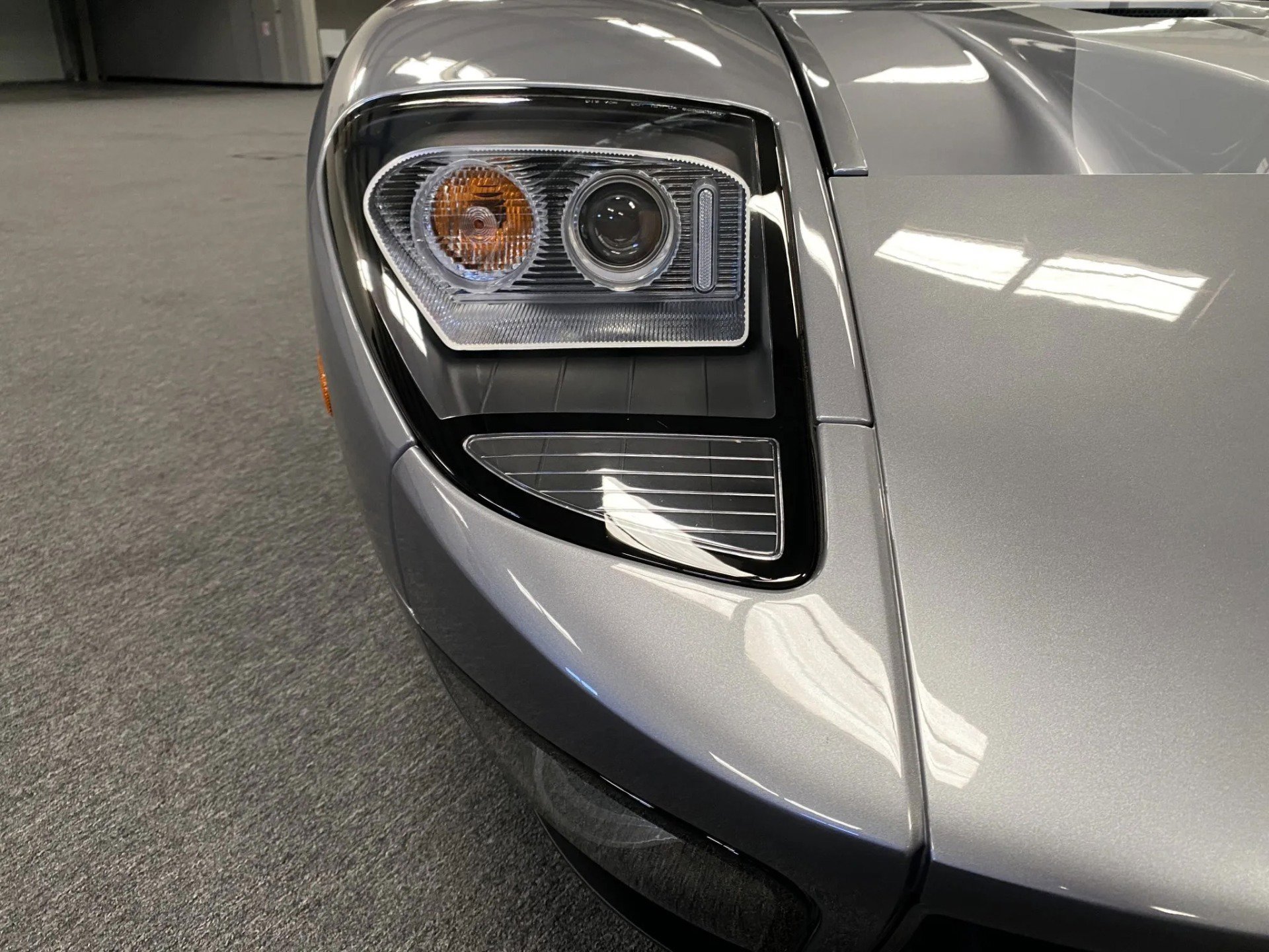 Used 2006 Ford GT image 7