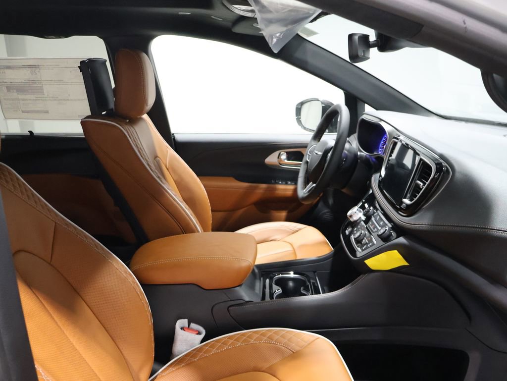 New 2026 Chrysler Pacifica Pinnacle AWD/4WD image 17