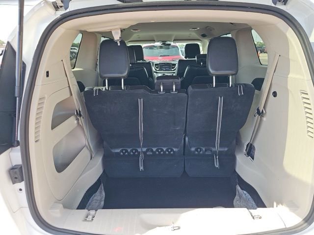 Used 2023 Chrysler Pacifica Touring-L FWD image 18