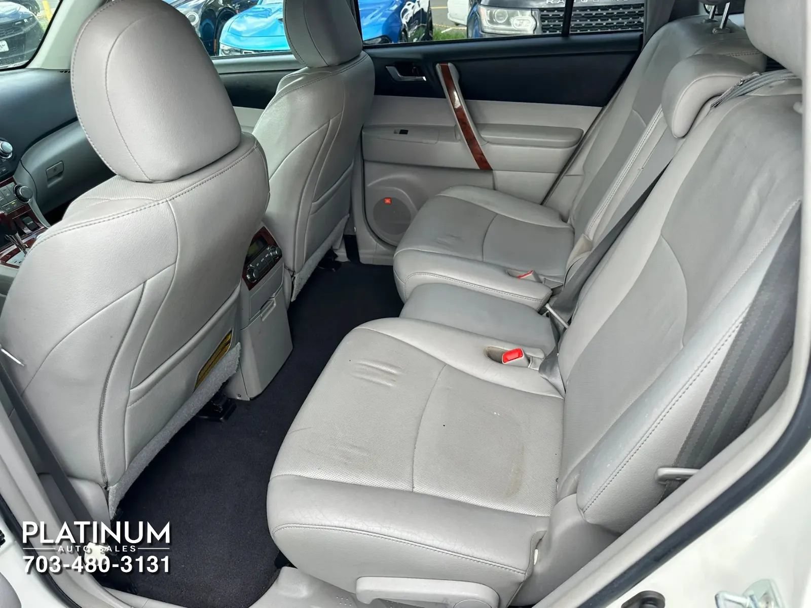 Used 2012 Toyota Highlander Limited w/ Tow Pkg AWD/4WD image 10
