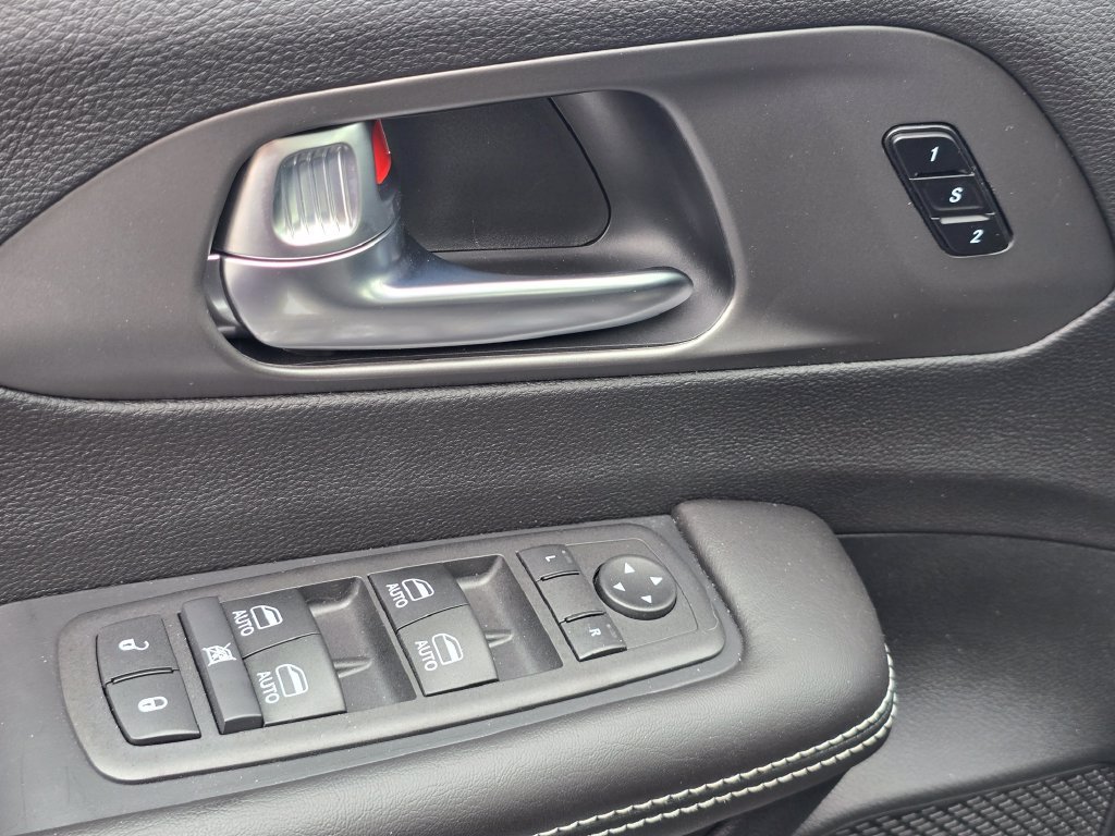 Used 2027 Chrysler Pacifica Select w/ S Appearance Package FWD image 22
