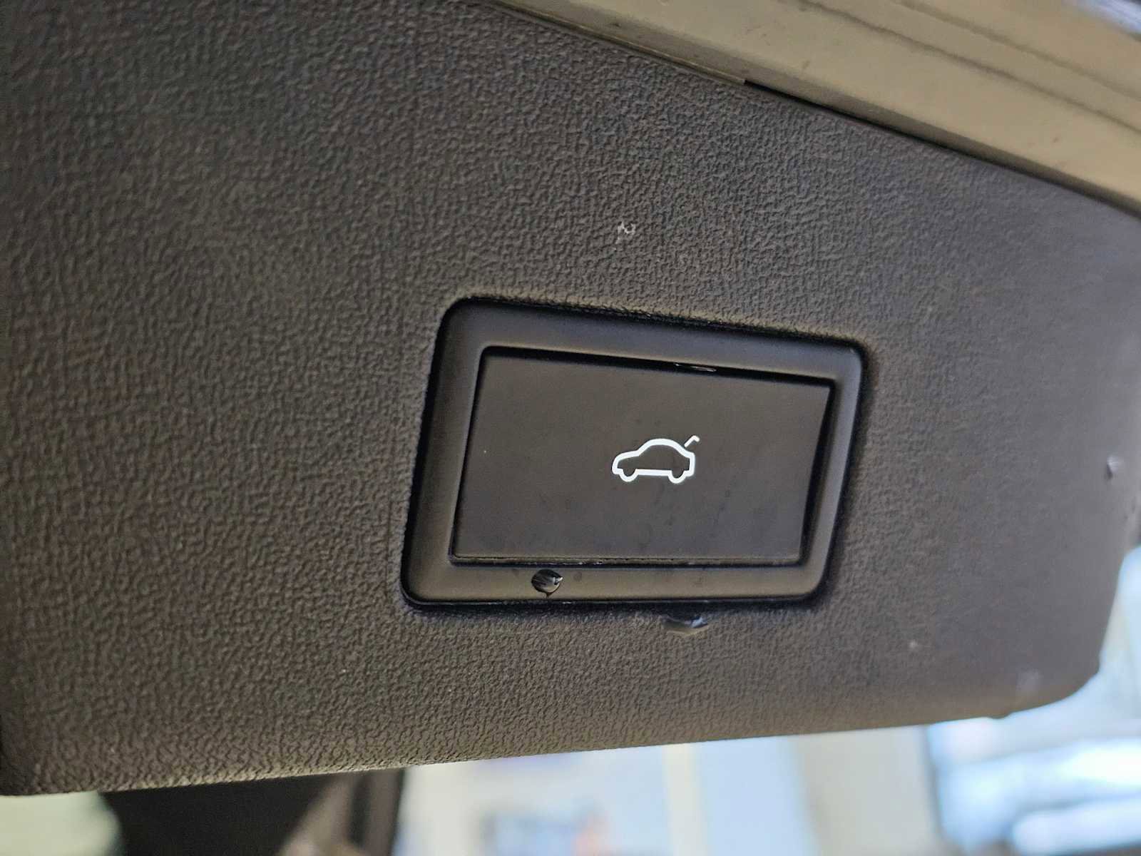 Used 2023 Volkswagen ID.4 Pro S image 16