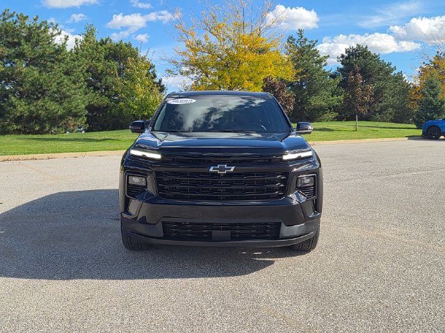 Used 2024 Chevrolet Traverse LS w/ Midnight/Sport Edition AWD/4WD image 2