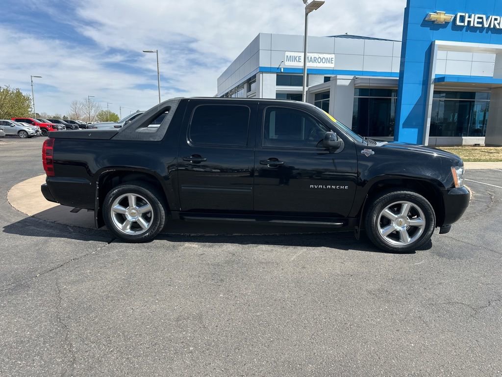 Used 2012 Chevrolet Avalanche LT image 34