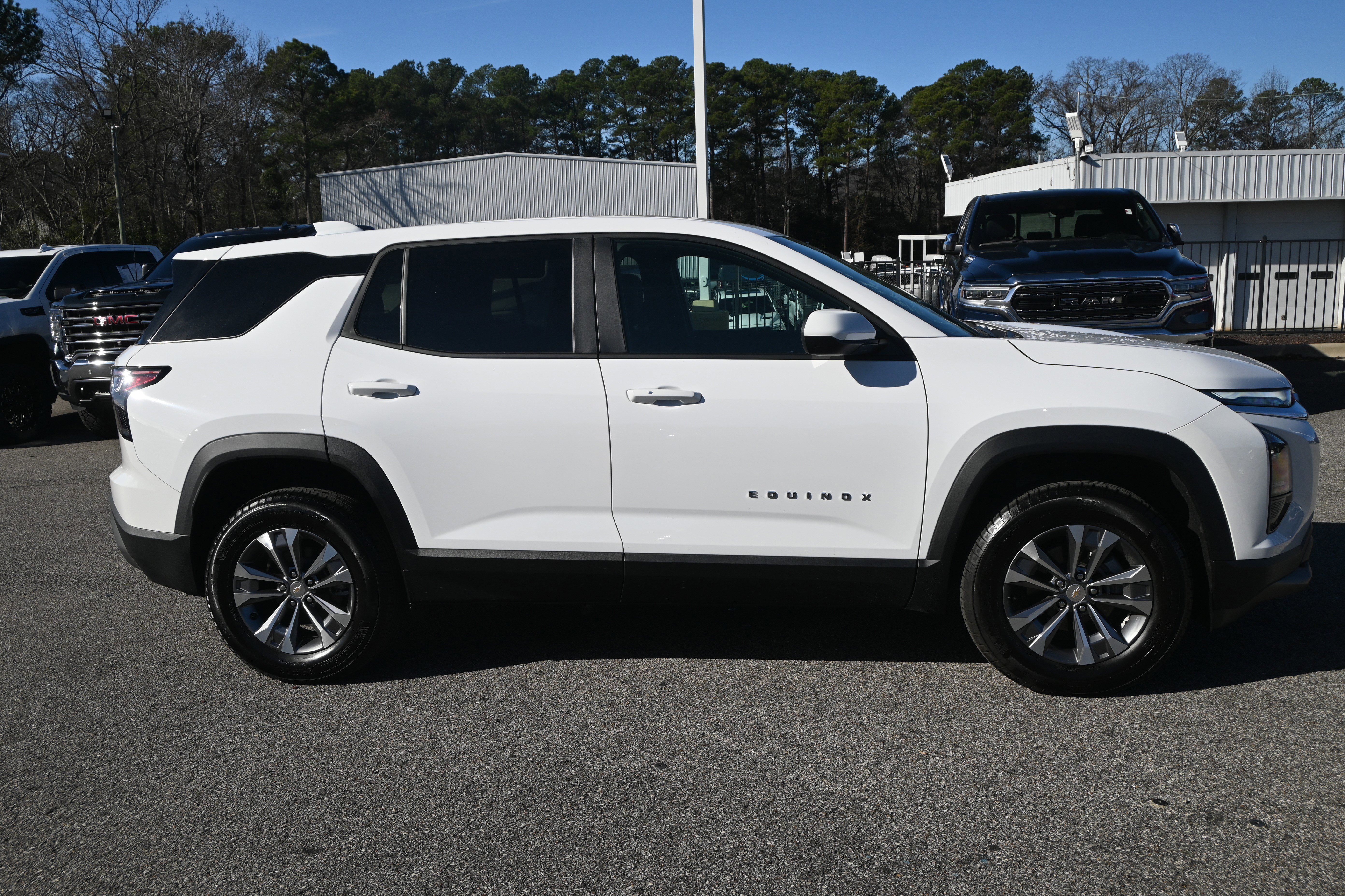 Used 2026 Chevrolet Equinox LT image 16