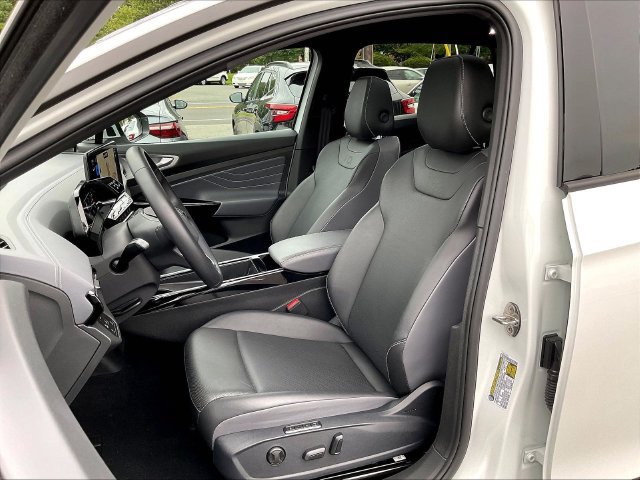 Used 2023 Volkswagen ID.4 S RWD image 5