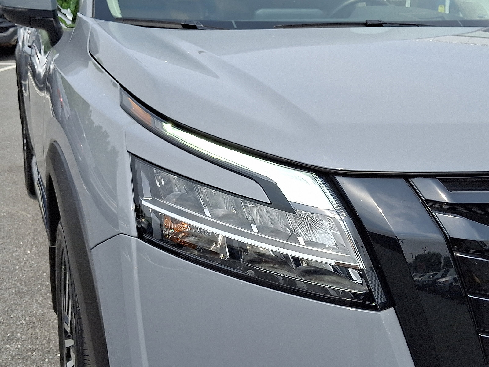 Certified 2023 Nissan Pathfinder Platinum w/ Black Appearance Package image 10