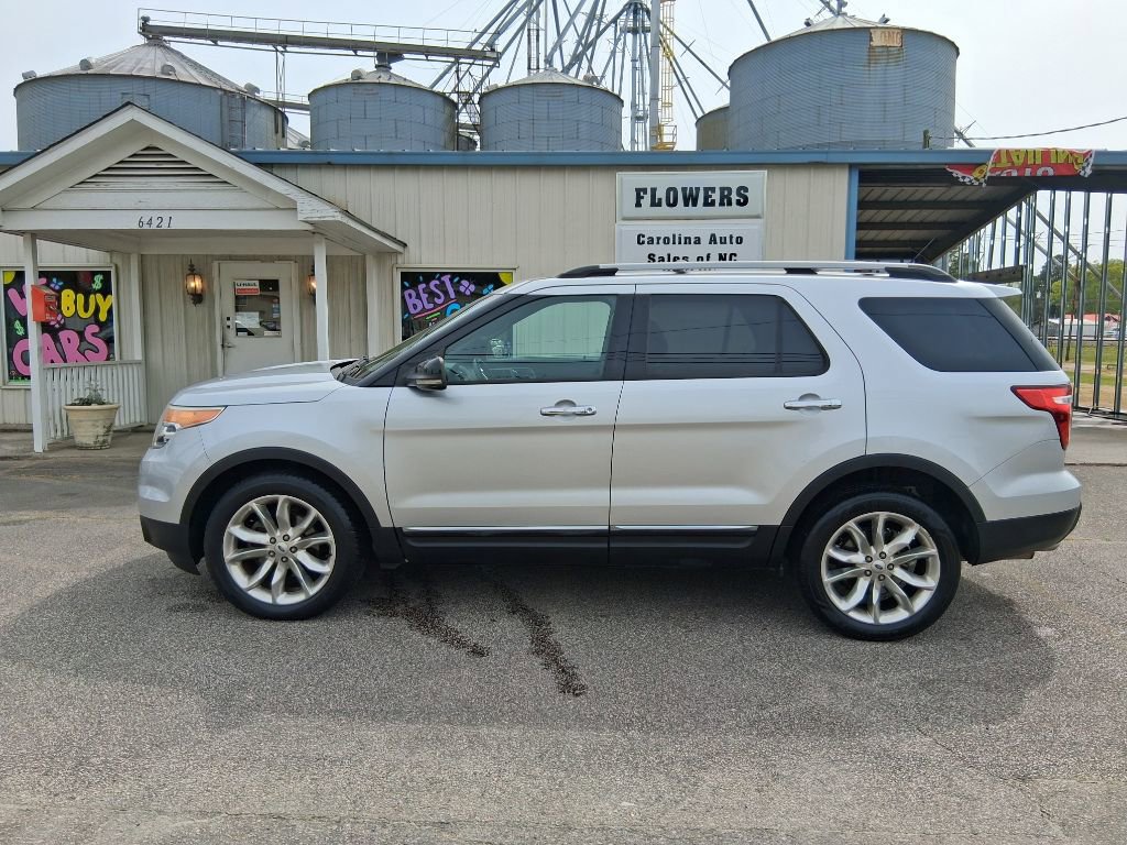 Used 2013 Ford Explorer XLT image 2