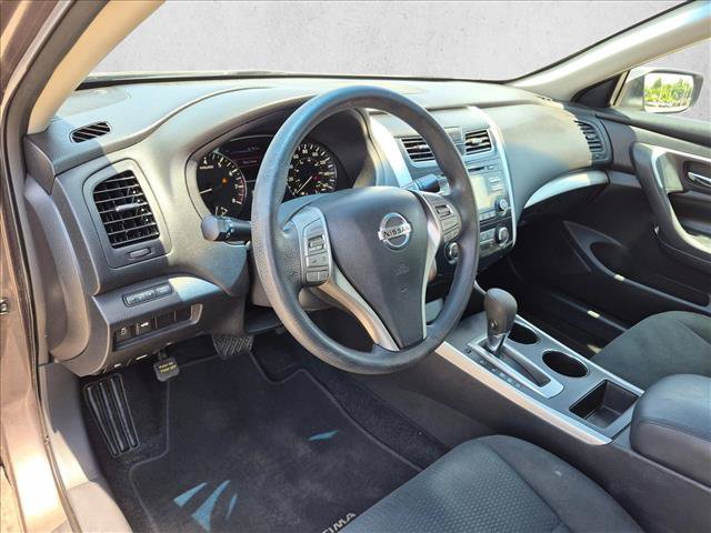 Used 2015 Nissan Altima 2.5 S w/ Special Edition Package FWD image 9