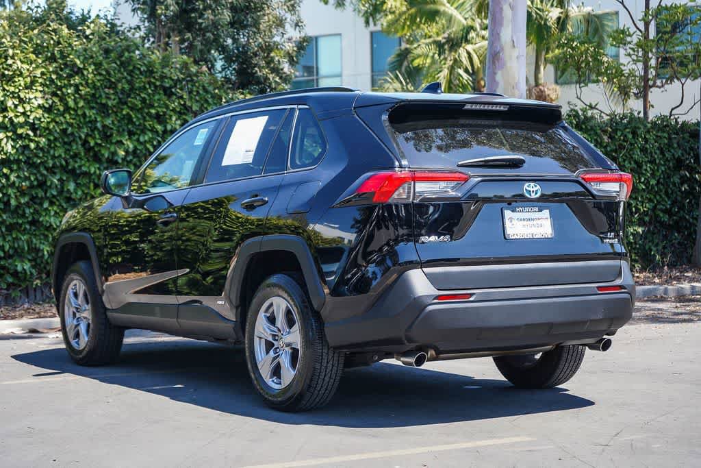 Used 2022 Toyota RAV4 LE AWD/4WD image 4