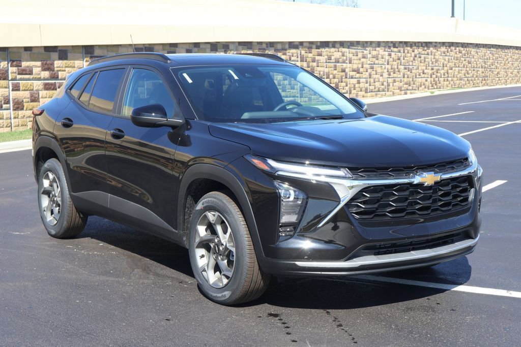 New 2026 Chevrolet Trax LT w/ Sunroof Package FWD image 10