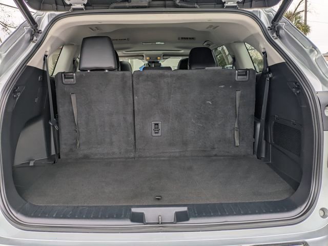 Used 2022 Toyota Highlander XLE image 17