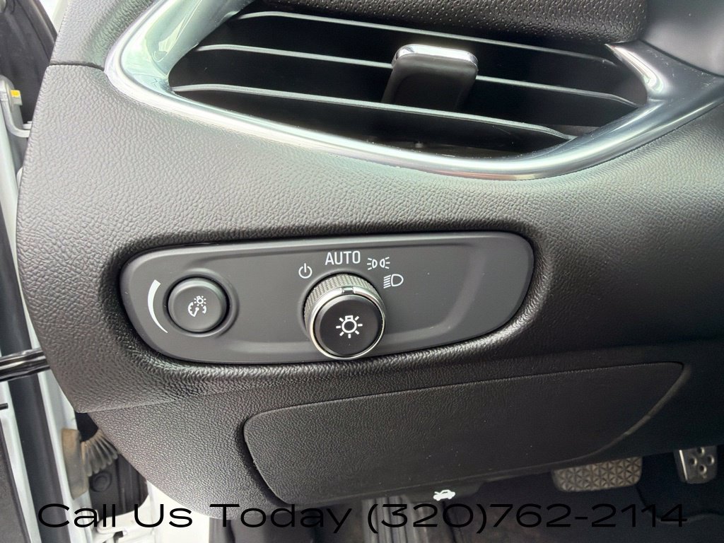 Used 2017 Chevrolet Malibu Premier w/ Premier Sun and Wheel Package FWD image 17