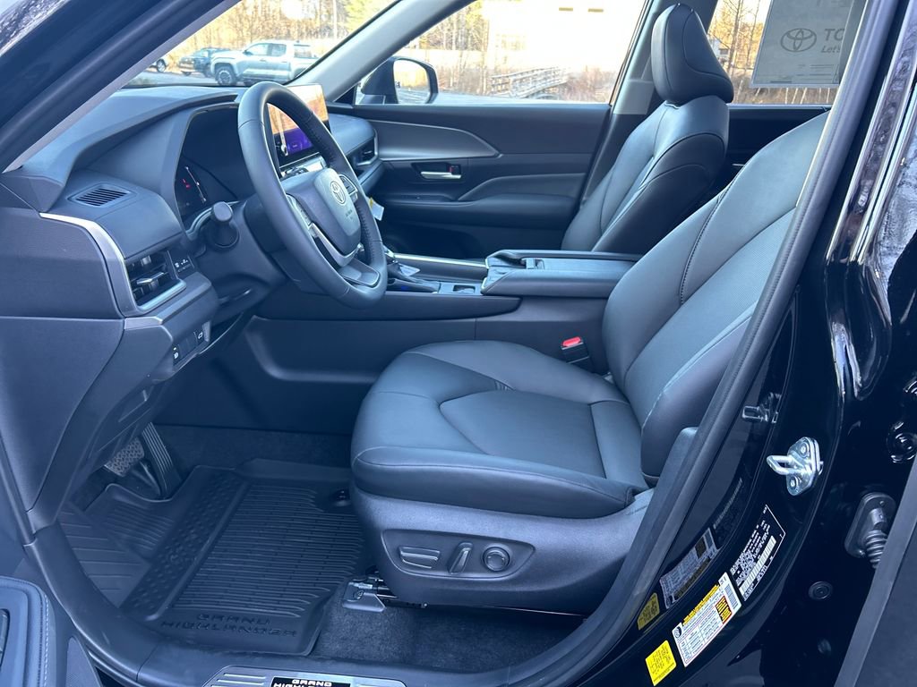 New 2026 Toyota Grand Highlander XLE image 17