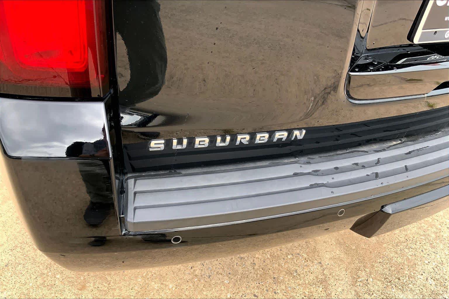 Used 2020 Chevrolet Suburban LT AWD/4WD image 30