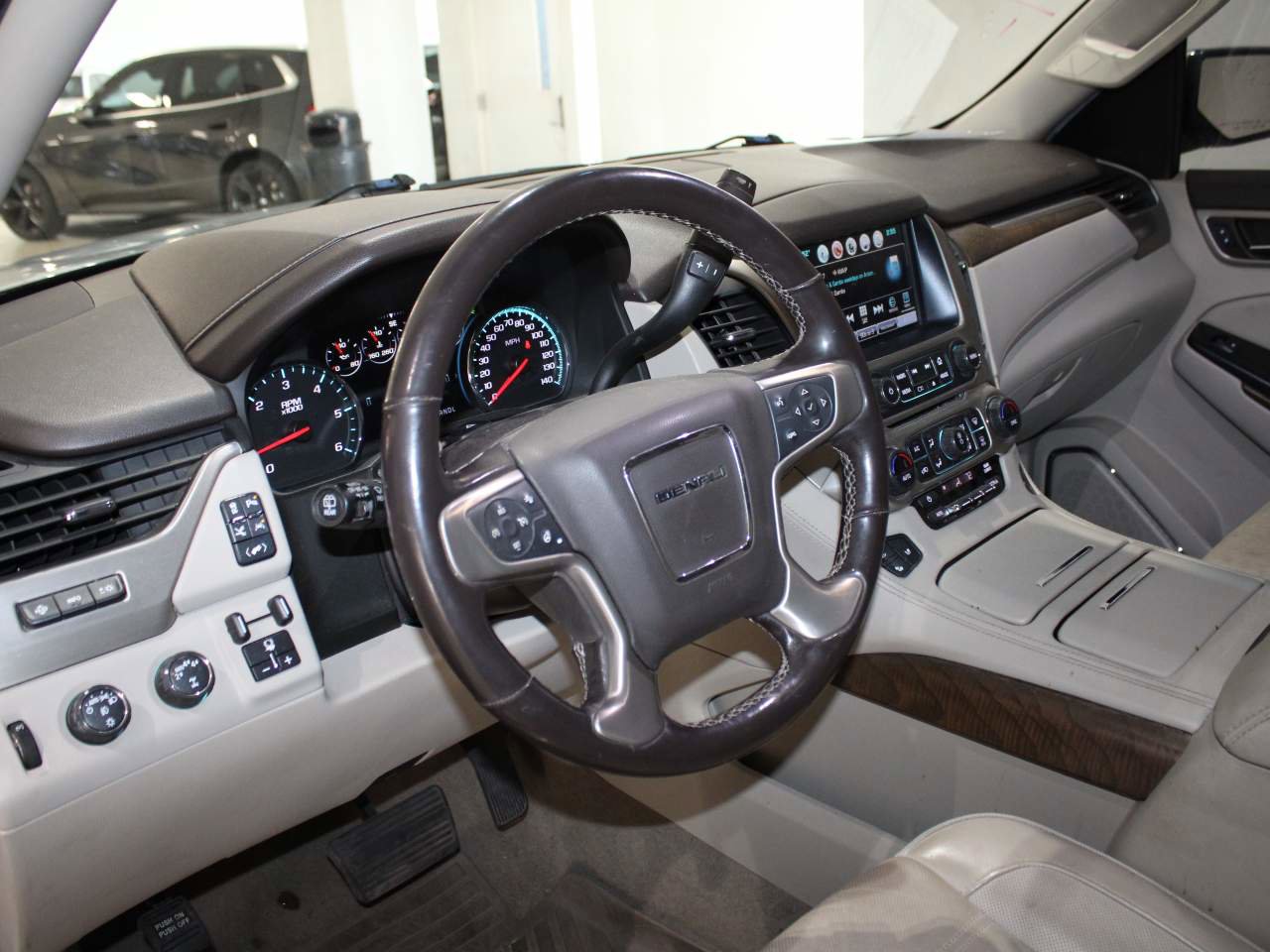 Used 2019 GMC Yukon Denali w/ Denali Ultimate Package image 9