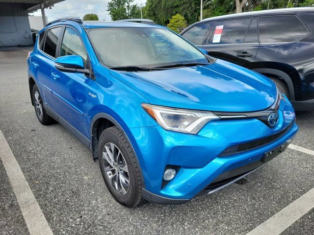 Used 2017 Toyota RAV4 XLE w/ Convenience Package AWD/4WD image 2