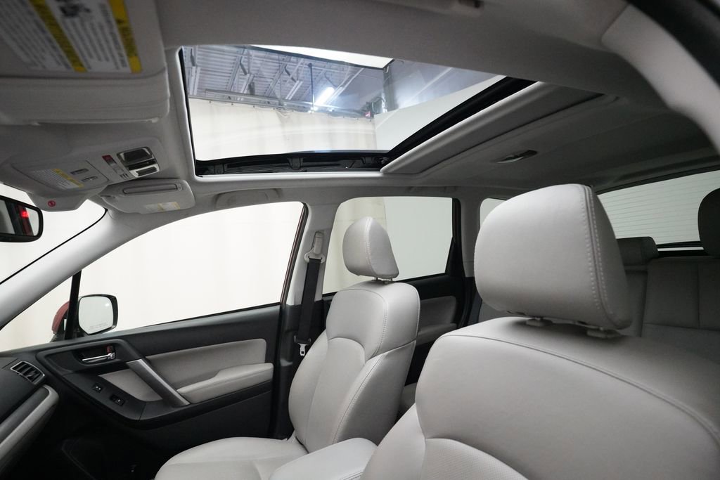 Used 2016 Subaru Forester 2.5i Touring w/ Eyesight & Navigation System image 33