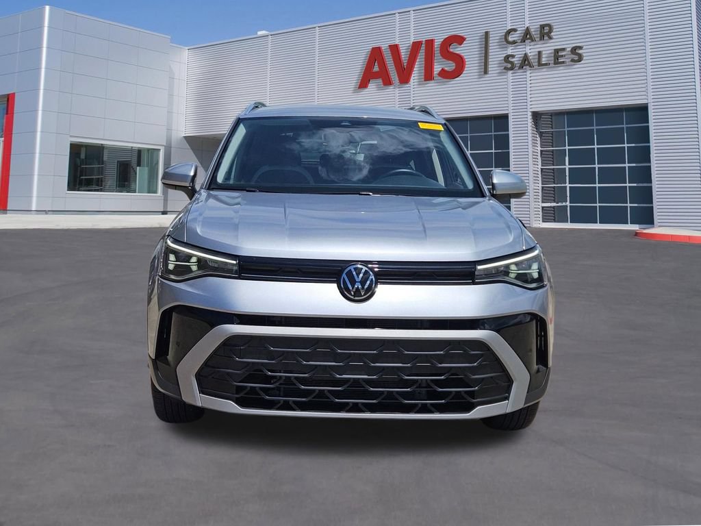 Used 2025 Volkswagen Taos SE AWD/4WD image 10