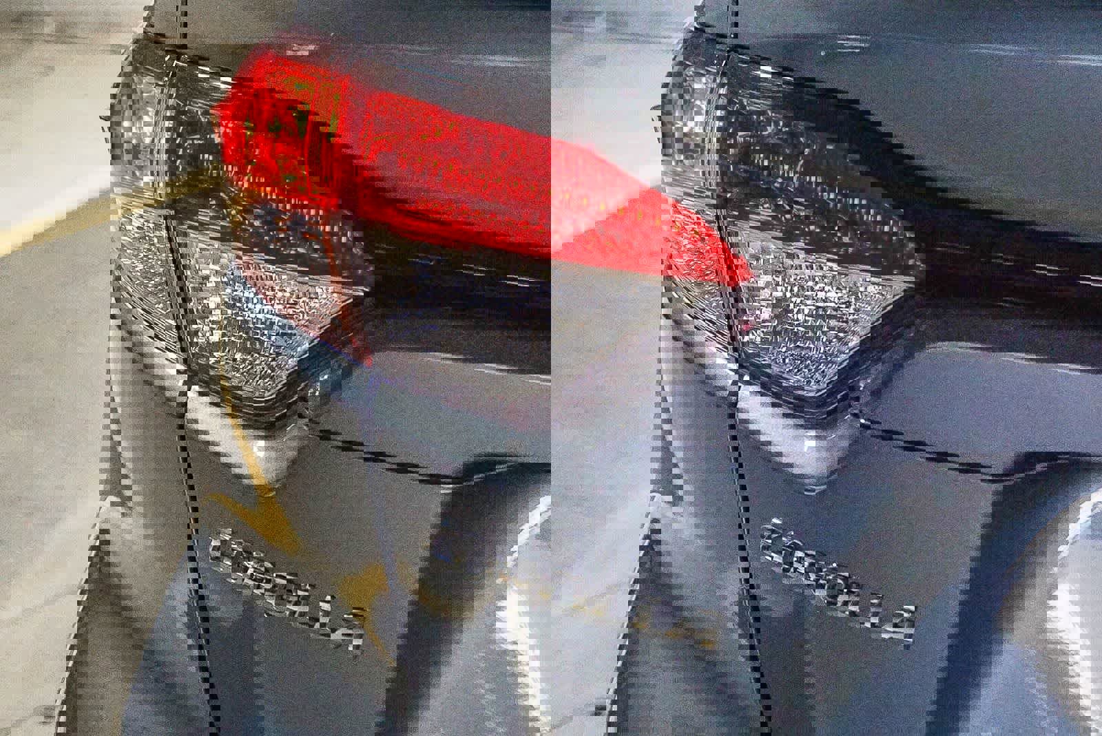 Certified 2025 Toyota Corolla SE w/ SE Premium Package FWD image 12