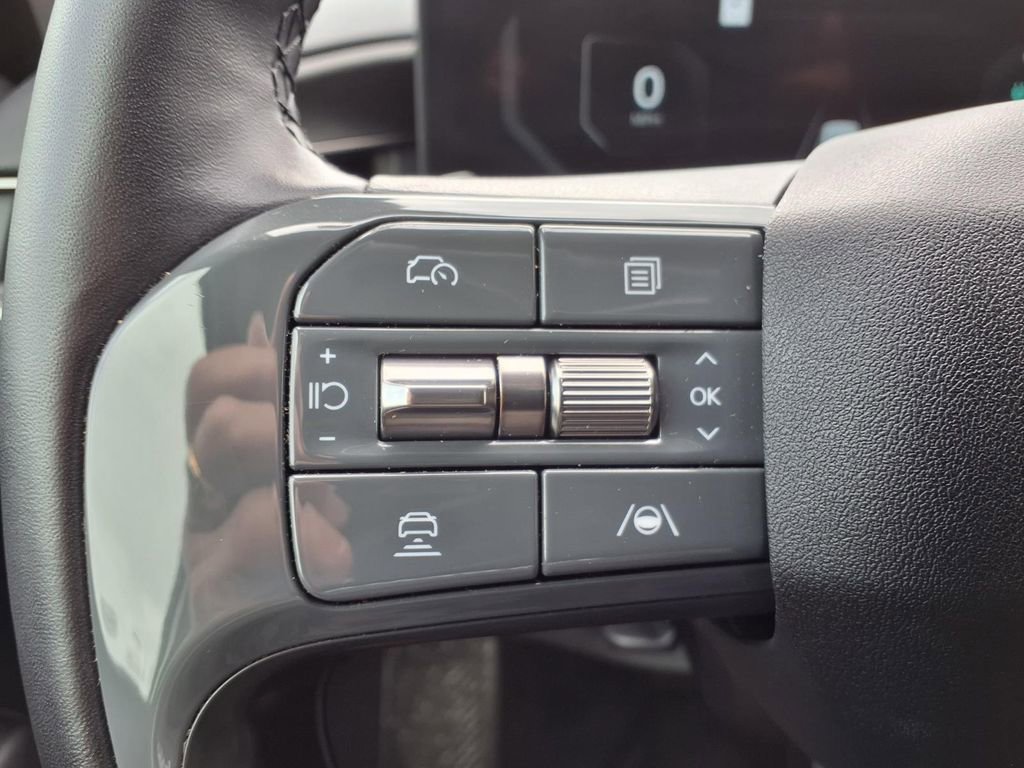 Used 2024 Kia EV9 Light RWD image 19