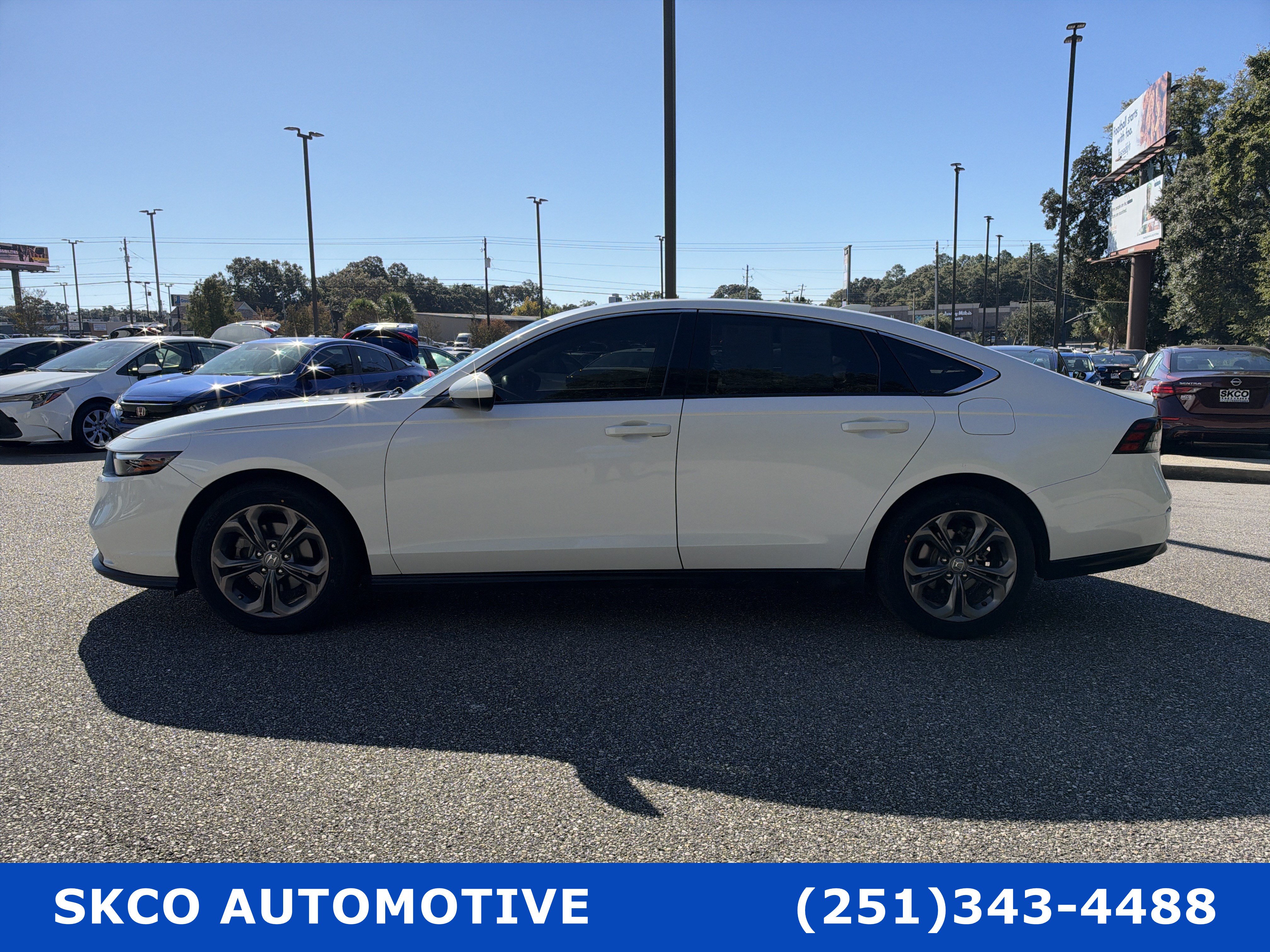 Used 2024 Honda Accord EX image 2