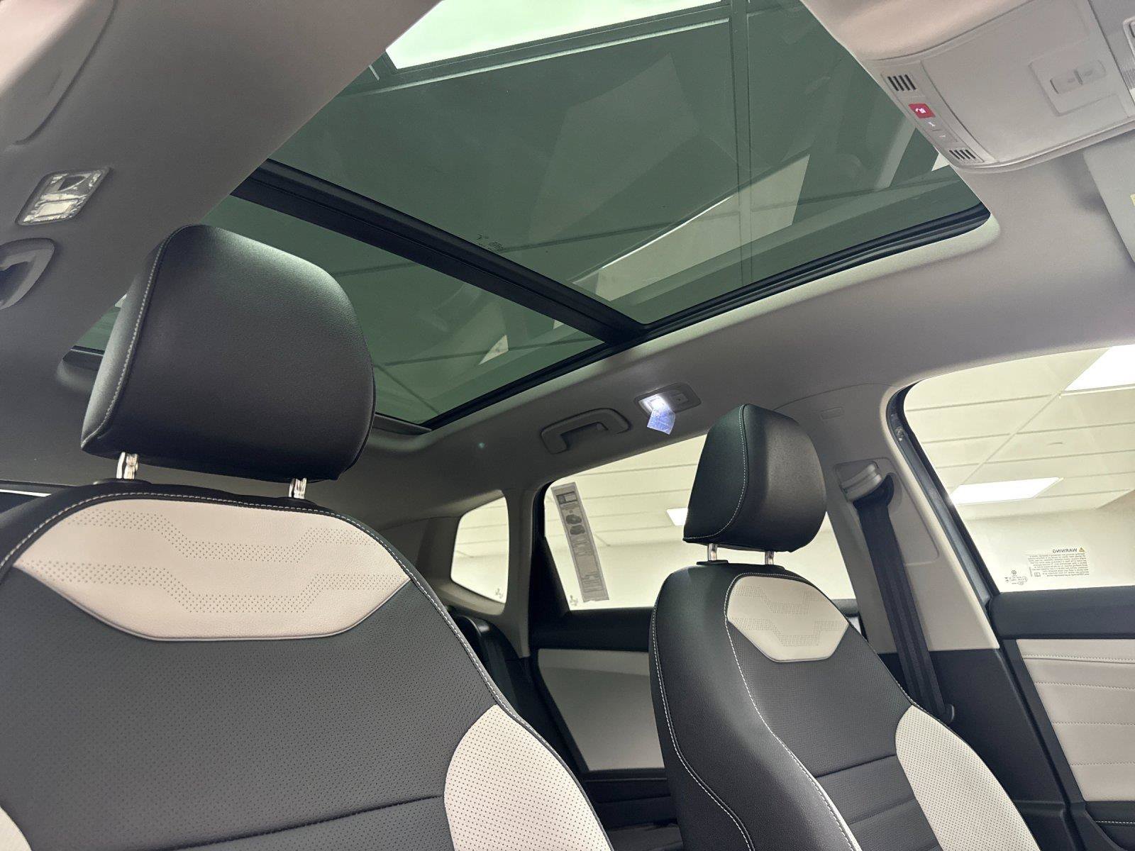 New 2026 Volkswagen Taos SEL AWD/4WD image 16