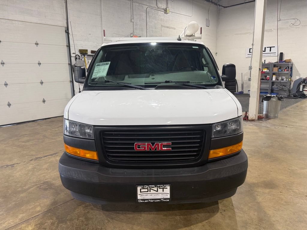 Used 2018 GMC Savana 2500 w/ Driver Convenience Package RWD image 2