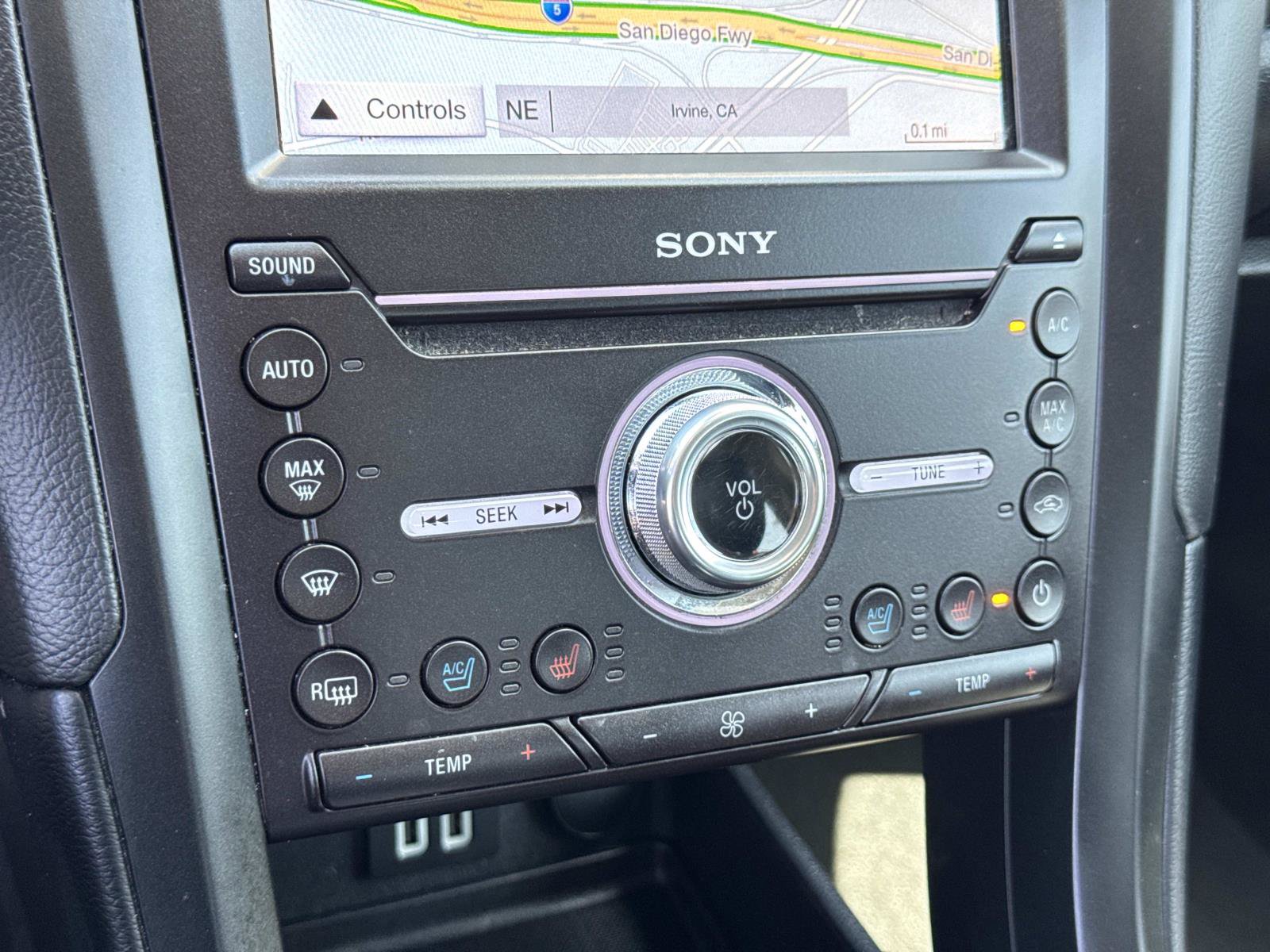 Used 2019 Ford Fusion Energi Titanium FWD image 14