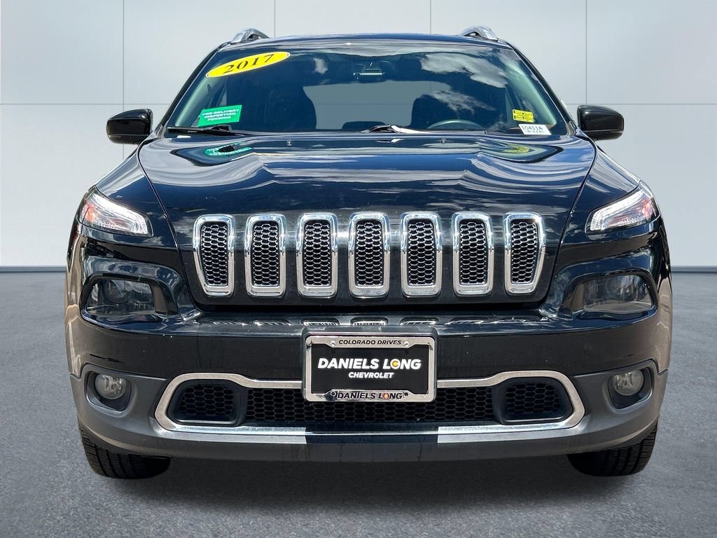 Used 2017 Jeep Cherokee Limited AWD/4WD image 3