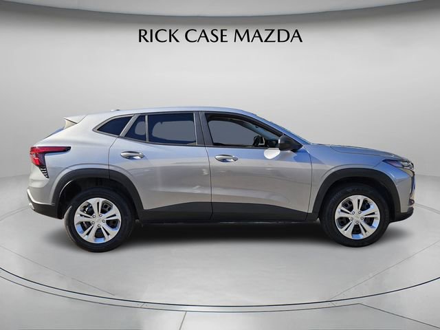 Used 2024 Chevrolet Trax LS image 4