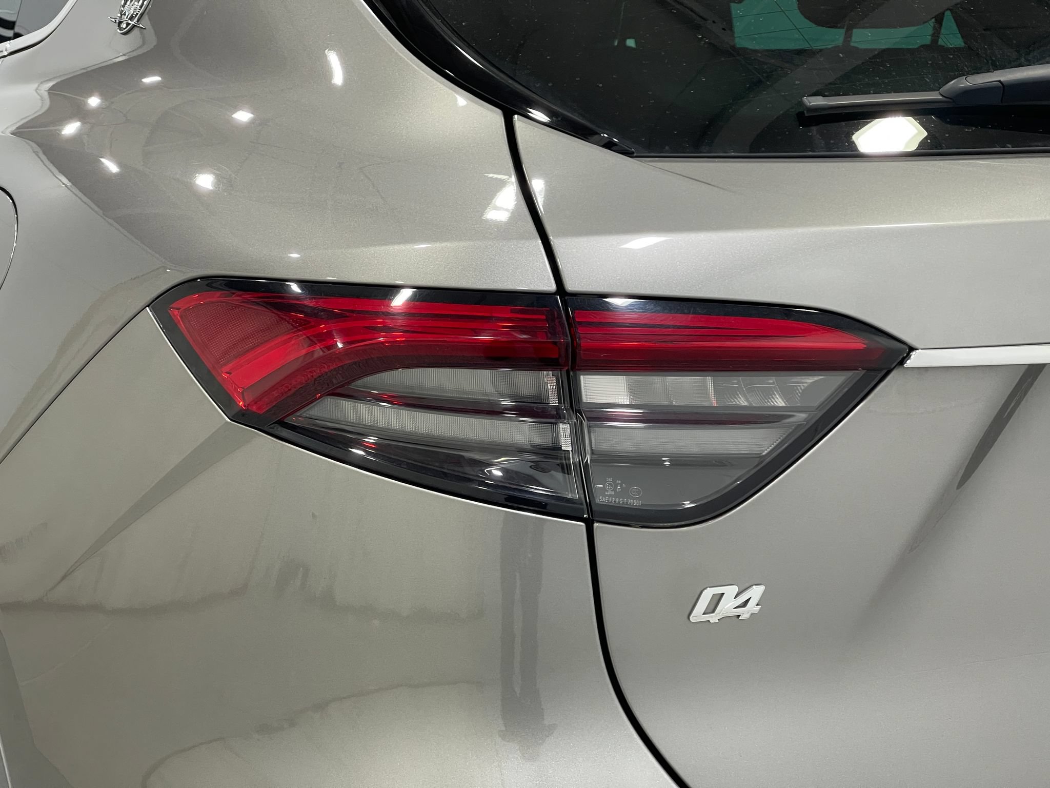 Used 2021 Maserati Levante AWD/4WD image 34