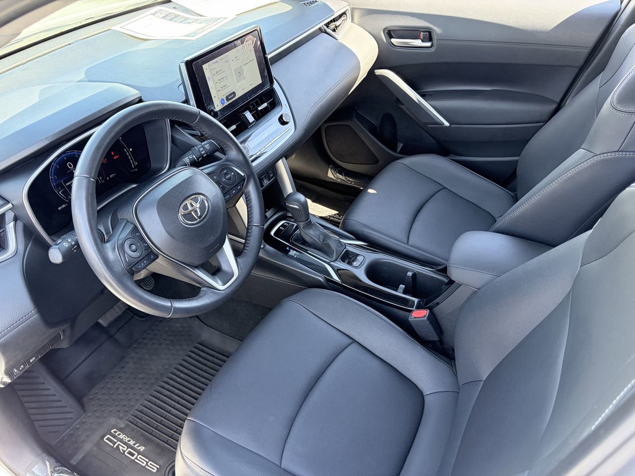 Used 2024 Toyota Corolla Cross XLE w/ Convenience Package image 18