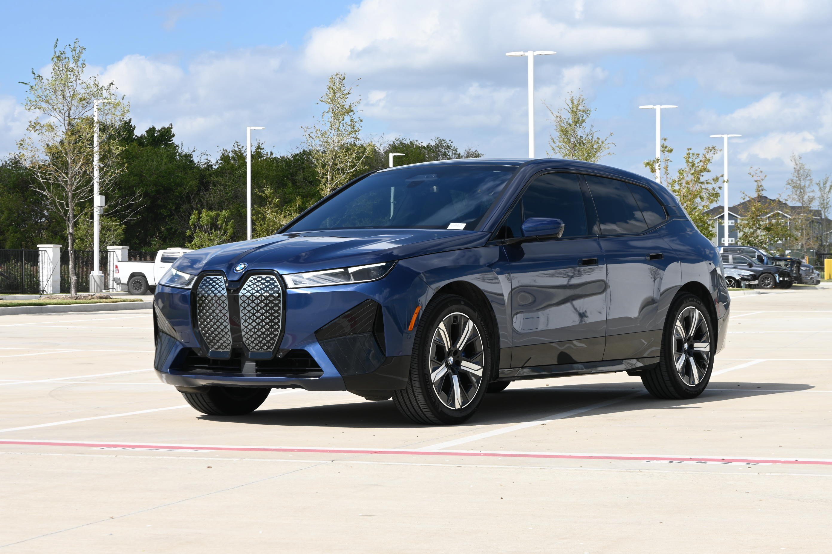 Certified 2023 BMW iX xDrive50 w/ Sport Package AWD/4WD image 5