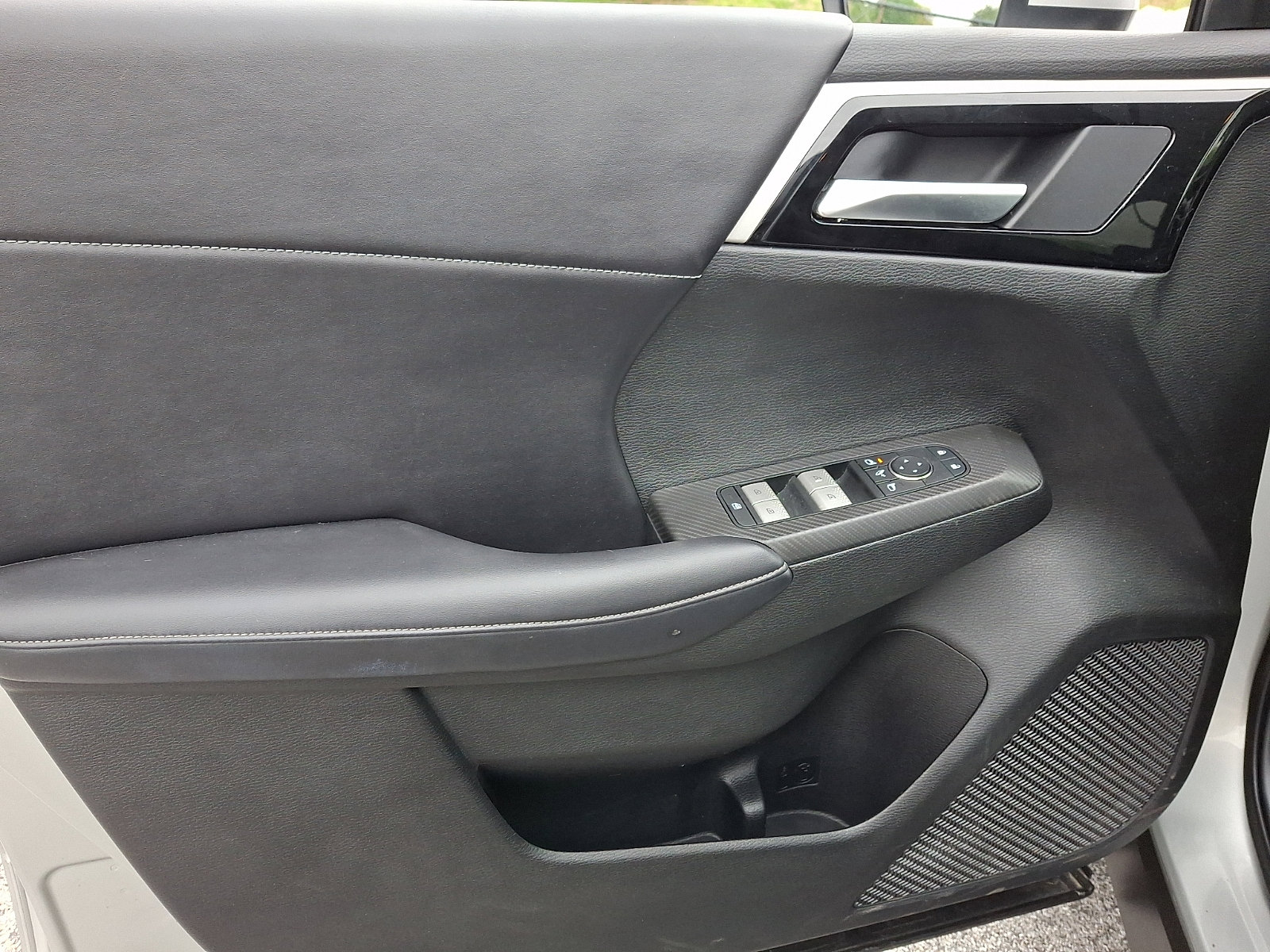 Used 2024 Mitsubishi Outlander SE AWD/4WD image 12