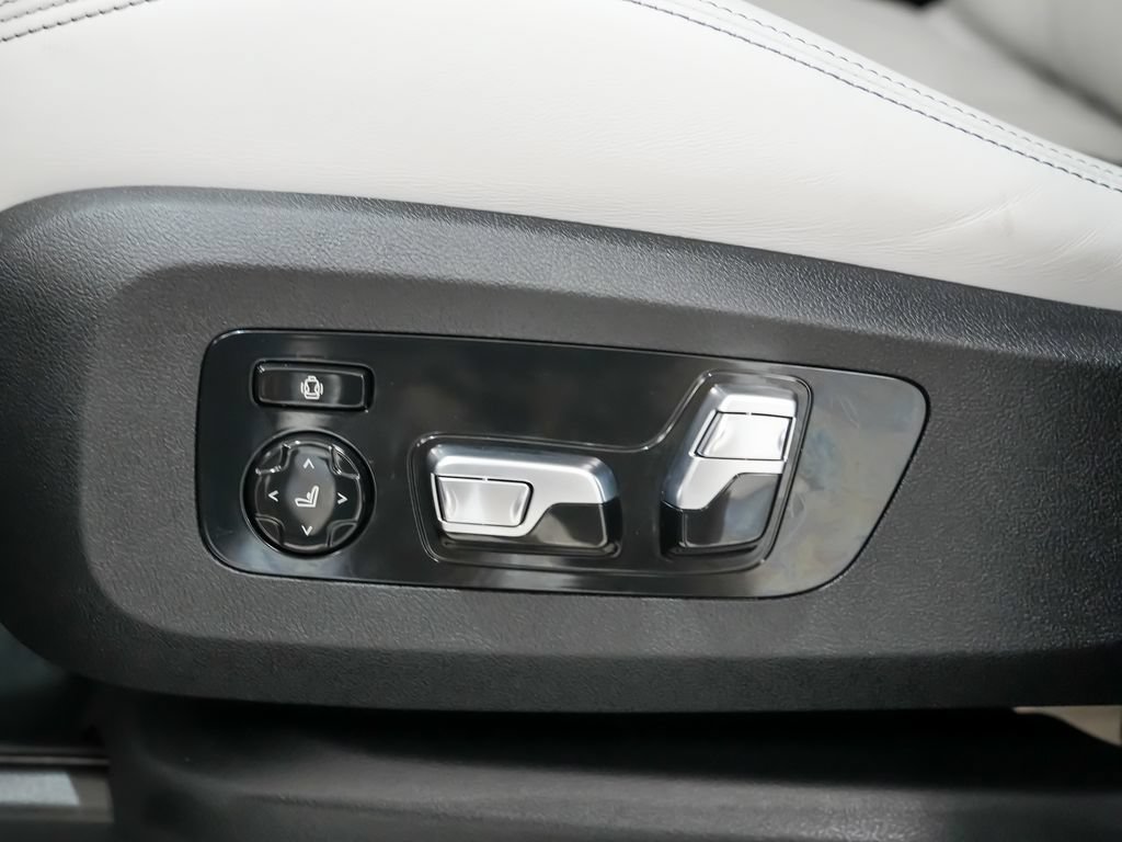 Used 2024 BMW X5 M Competition w/ Executive Package AWD/4WD image 24