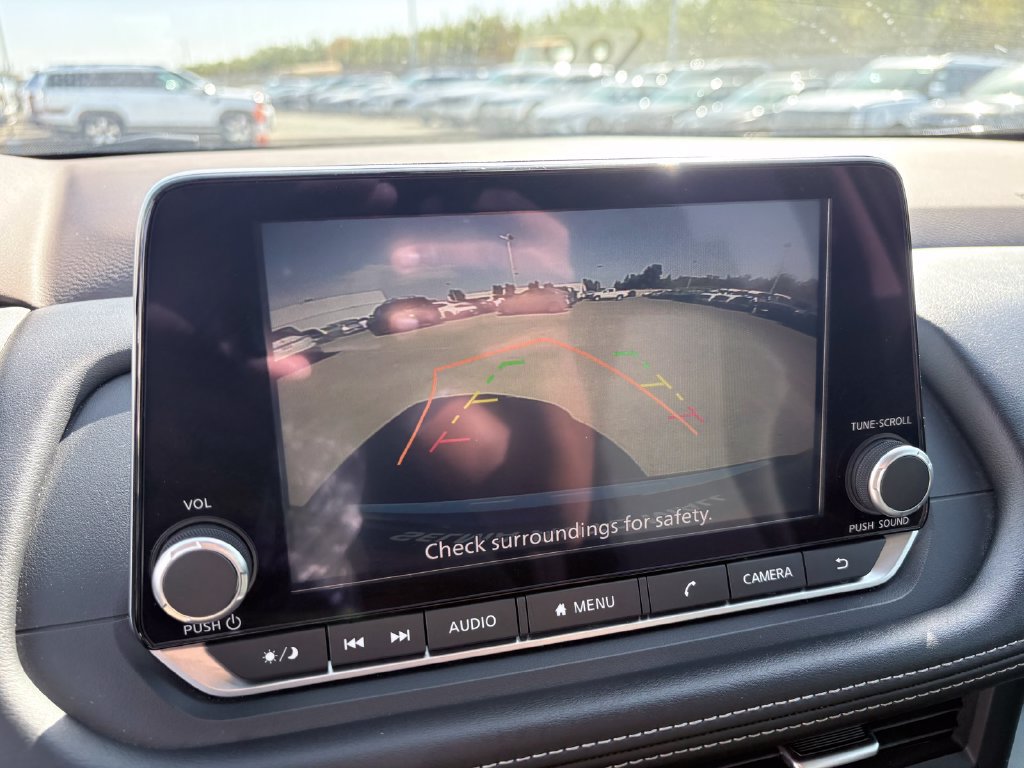 Used 2023 Nissan Rogue SV FWD image 17
