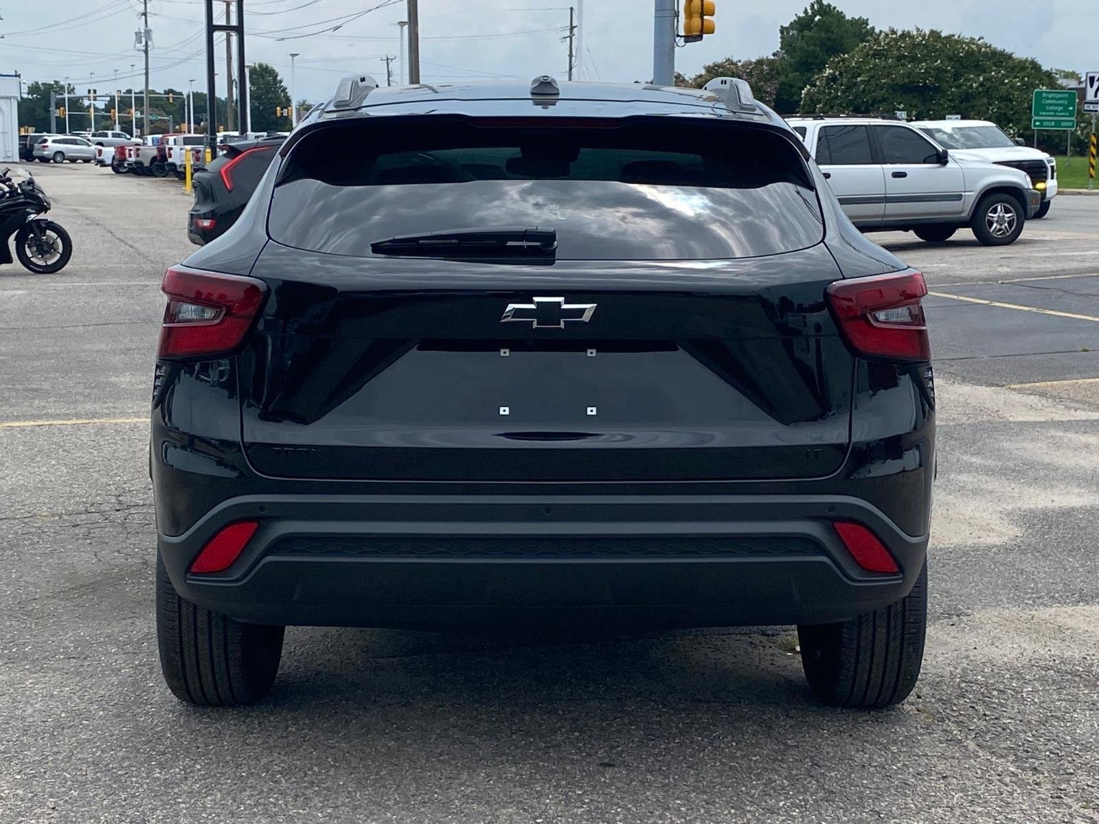 New 2026 Chevrolet Trax LT w/ Driver Confidence Package FWD image 5