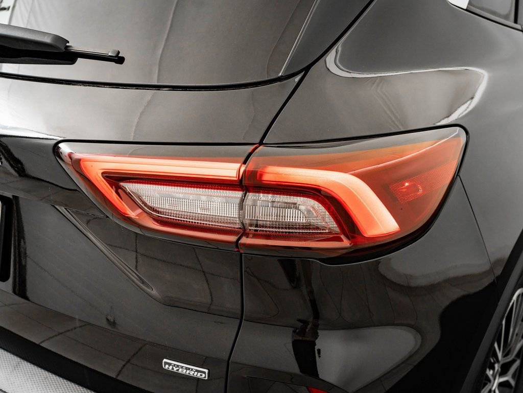 Used 2024 Ford Escape SE image 16